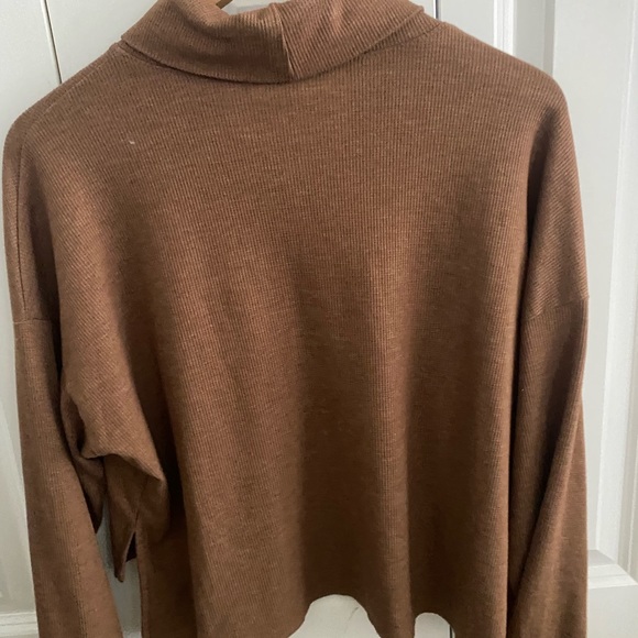 American eagle long sleeve turtle neck - Picture 3 of 3